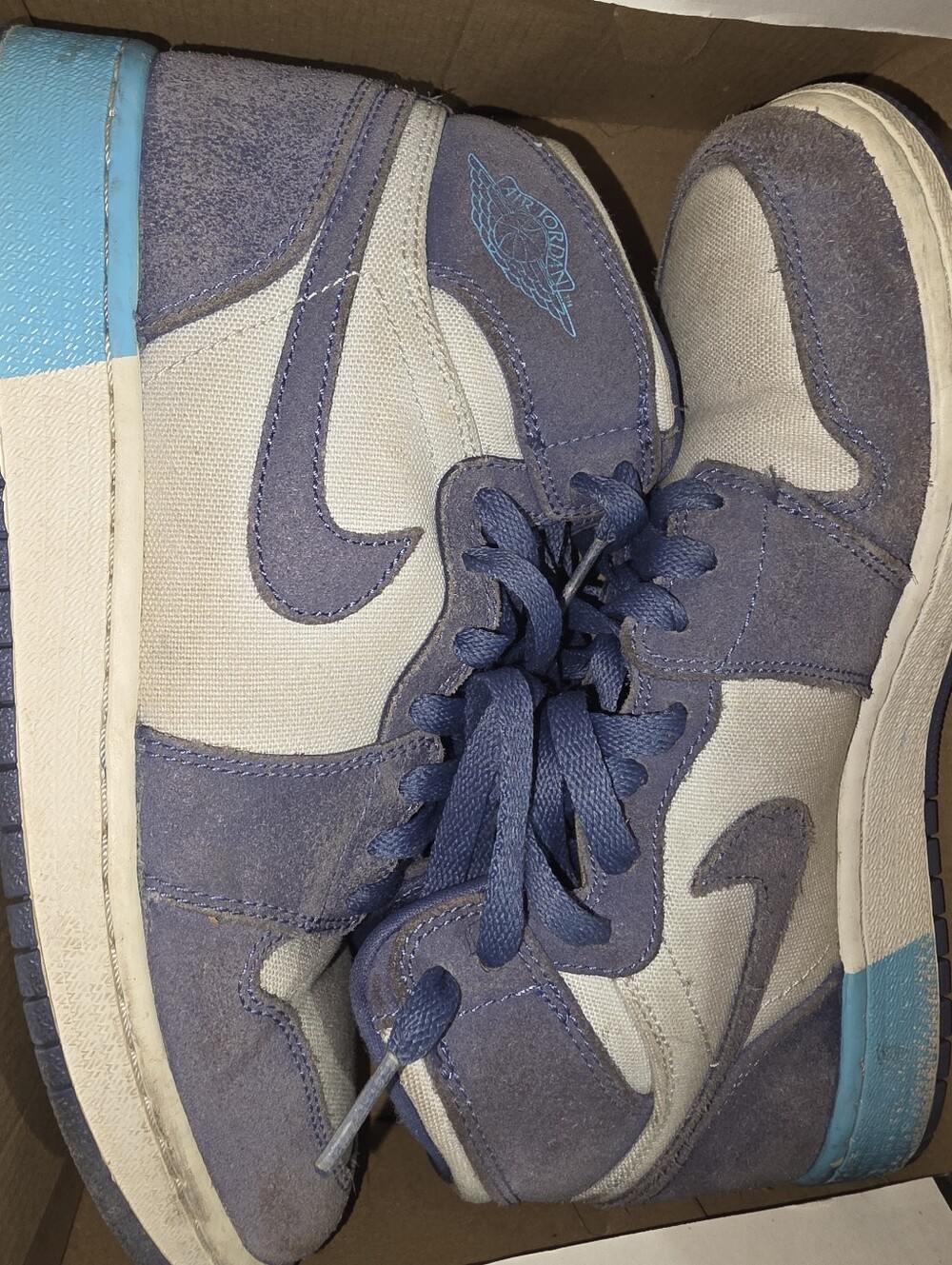 Jordan Boy’s Mid-Top Sneakers in Blue and Cream - Picture 3 of 7